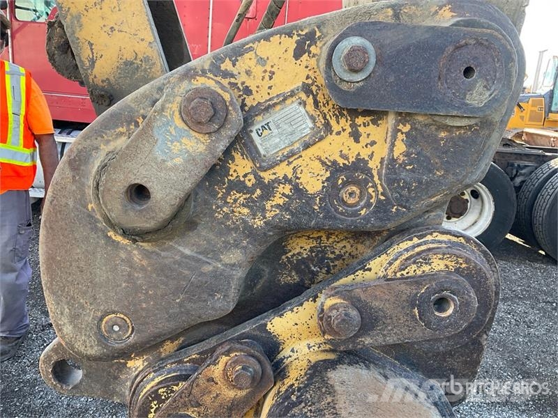 CAT 325D L Tracked Excavator حفارات زحافة
