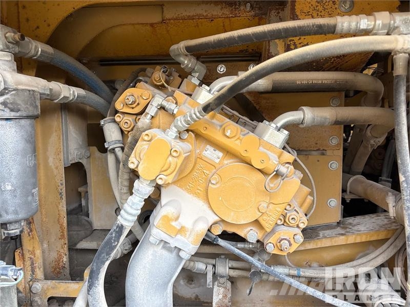 CAT 326F L Tracked Excavator Bageri guseničari