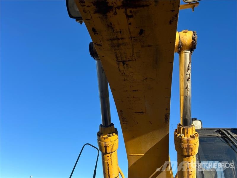CAT 330B L Tracked Excavator Raupenbagger
