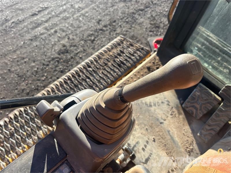 CAT 330B L Tracked Excavator Bagri goseničarji