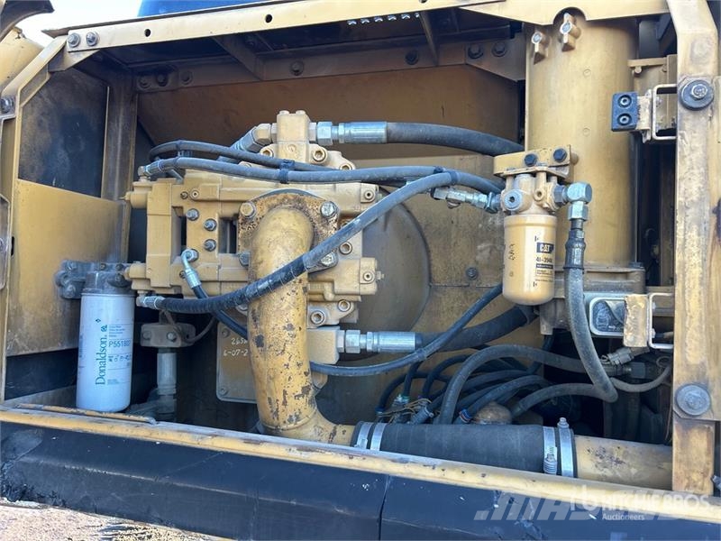 CAT 330B L Tracked Excavator Raupenbagger