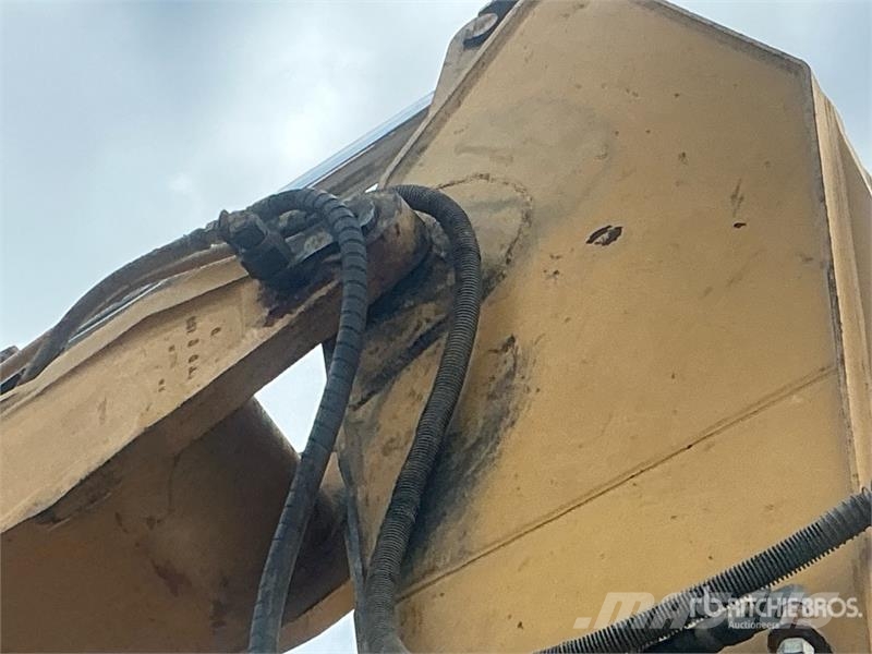CAT 330B L Tracked Excavator Koparki gąsienicowe