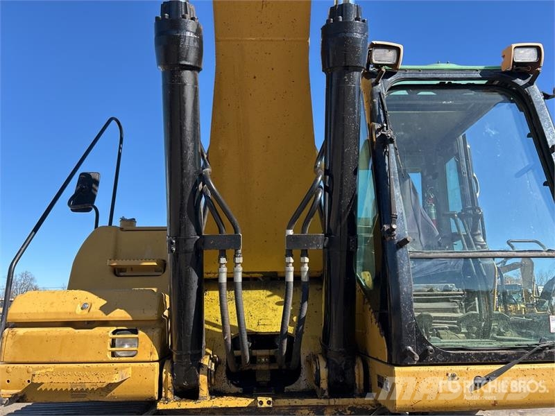 CAT 330D L Tracked Excavator Gravemaskiner på larvebånd