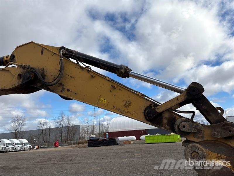 CAT 336 EL Tracked Excavator Beltegraver