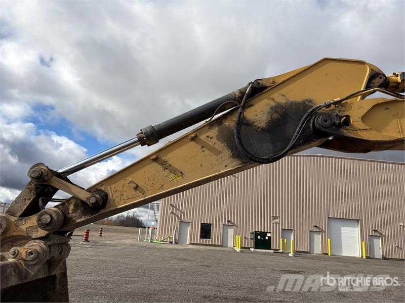 CAT 336 EL Tracked Excavator Beltegraver