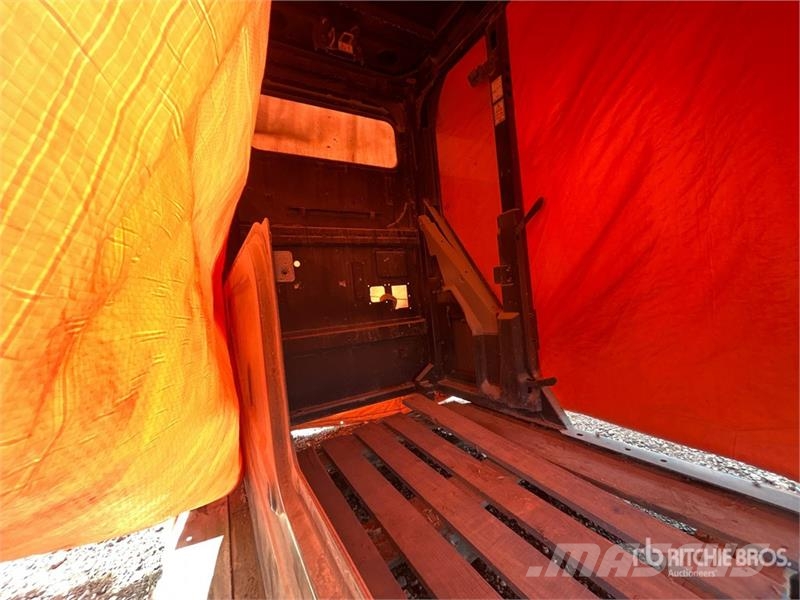 CAT 349F L Cab كابينة والداخلية
