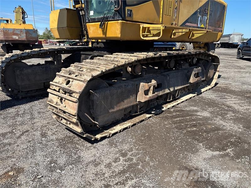 CAT 350L حفارات زحافة