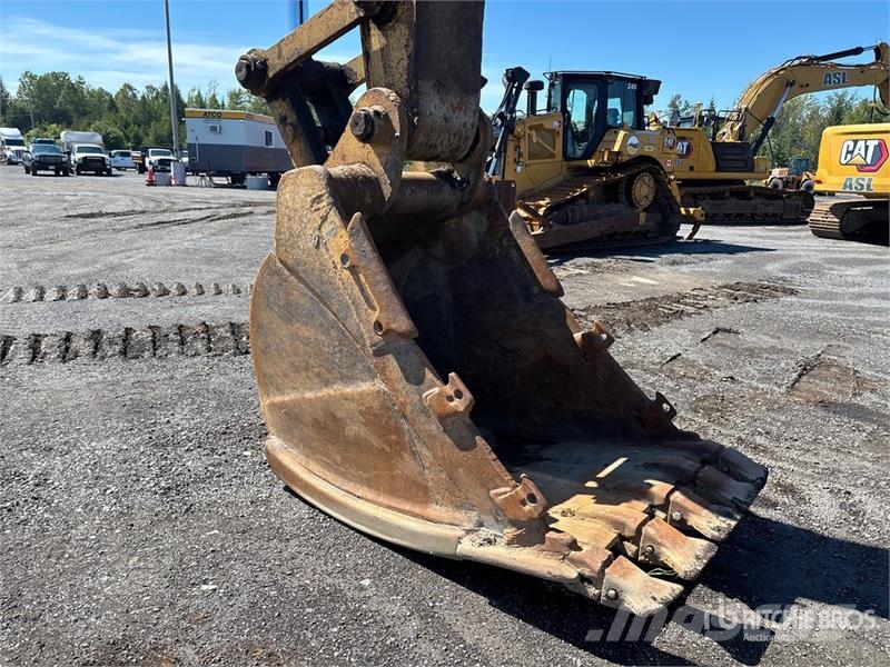 CAT 350L حفارات زحافة