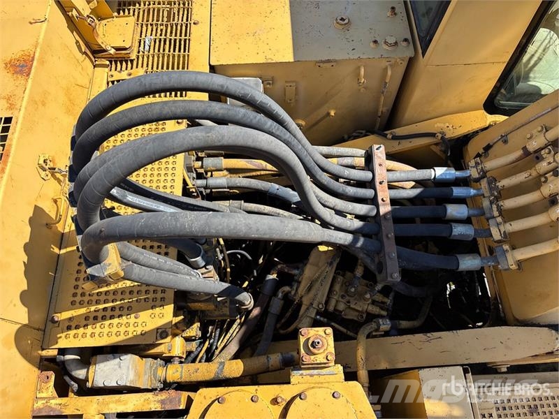 CAT 350L حفارات زحافة