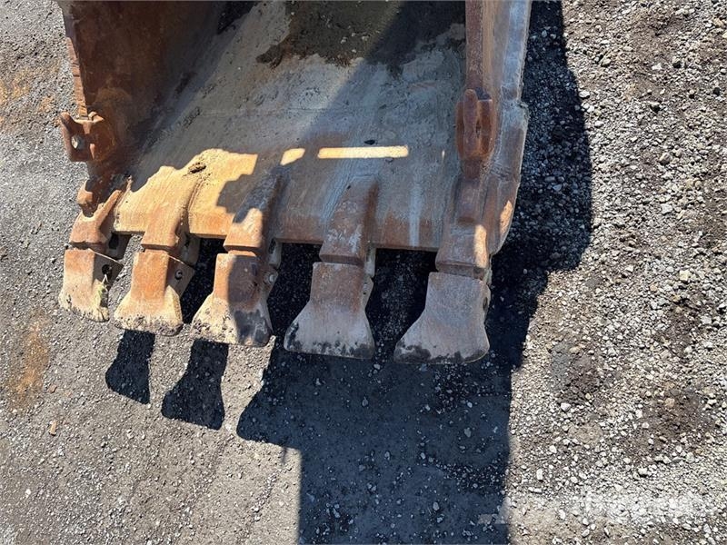 CAT 350L حفارات زحافة