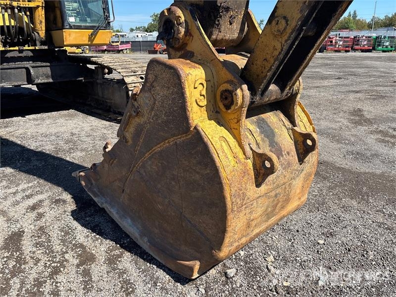 CAT 350L حفارات زحافة