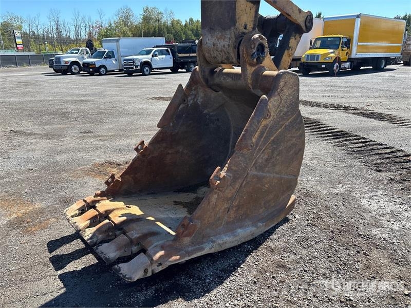 CAT 350L حفارات زحافة