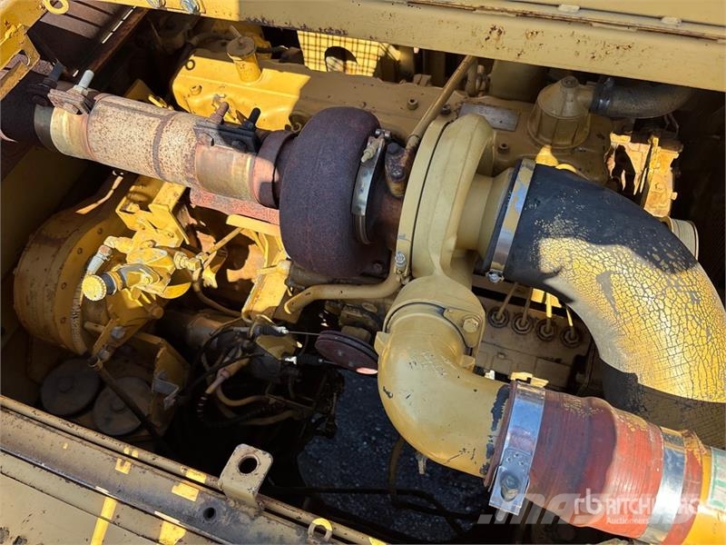 CAT 350L حفارات زحافة