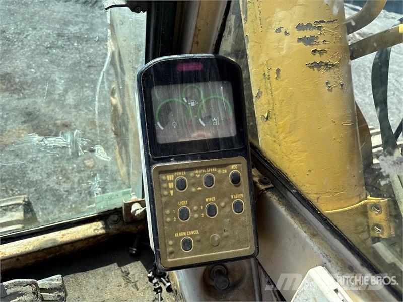 CAT 350L حفارات زحافة