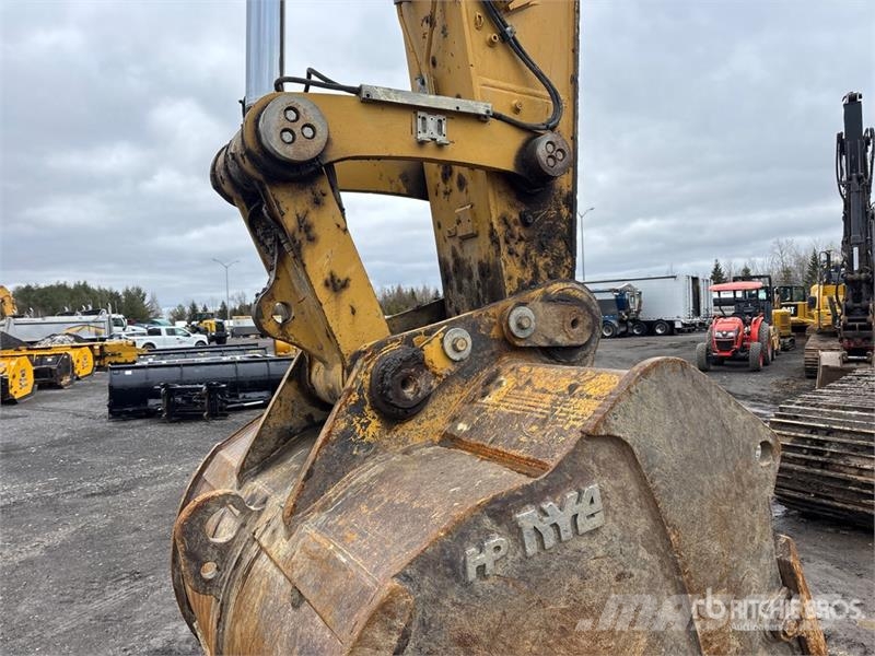 CAT 352FLRE Tracked Excavator Crawler excavators