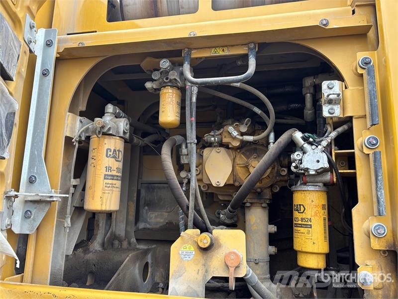 CAT 352FLRE Tracked Excavator Crawler excavators