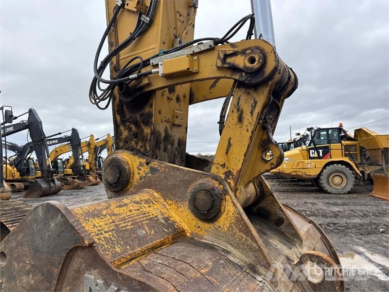 CAT 352FLRE Tracked Excavator Crawler excavators