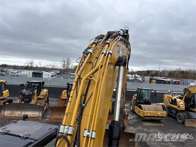 CAT 352FLRE Tracked Excavator Crawler excavators