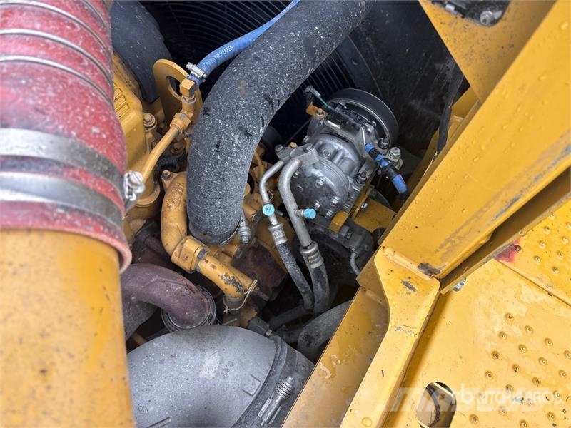 CAT 374FL Tracked Excavator Pelle sur chenilles