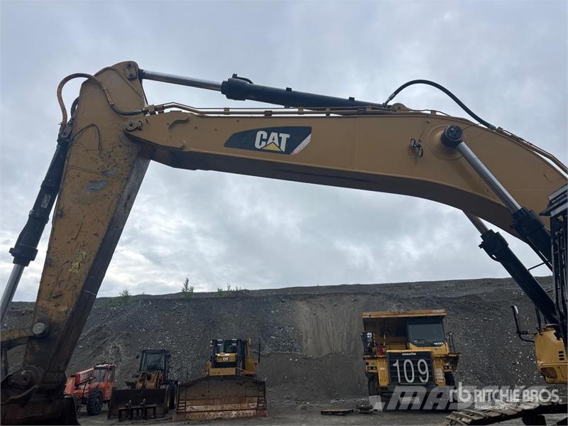CAT 374FL Tracked Excavator Pelle sur chenilles