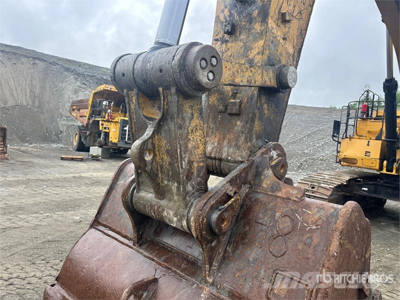 CAT 374FL Tracked Excavator Pelle sur chenilles