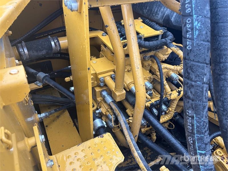 CAT 374FL Tracked Excavator Pelle sur chenilles