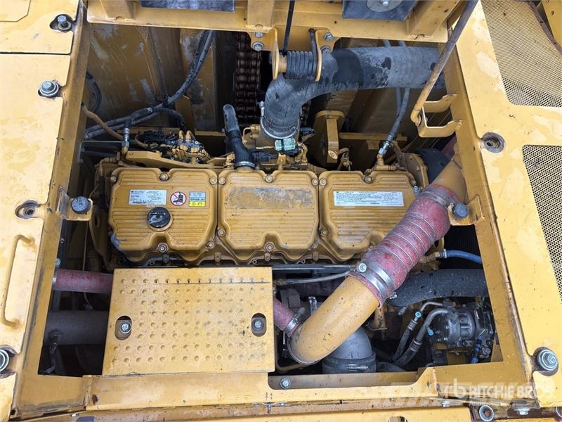 CAT 374FL Tracked Excavator Pelle sur chenilles