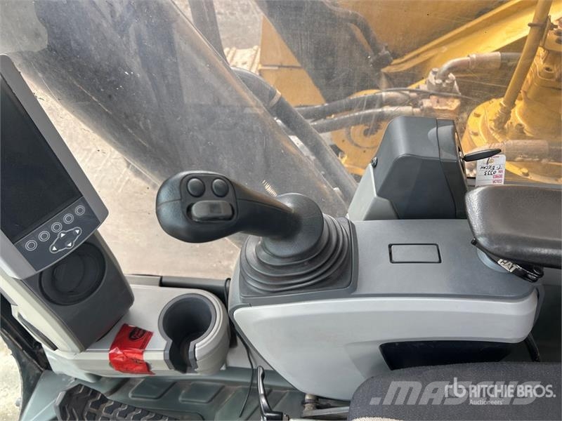 CAT 390FL Tracked Excavator Raupenbagger