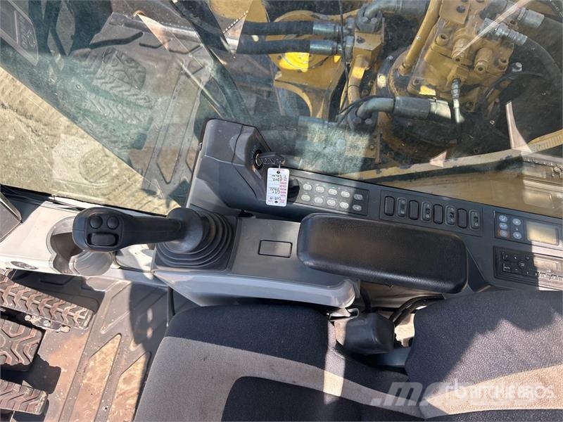 CAT 390FL Tracked Excavator Gravemaskiner på larvebånd