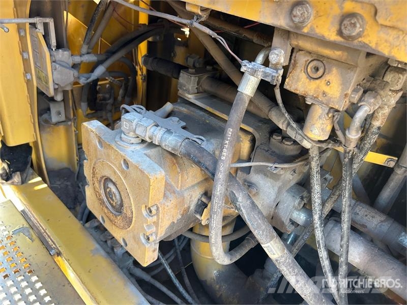 CAT 390FL Tracked Excavator Gravemaskiner på larvebånd