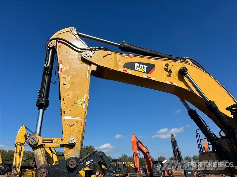 CAT 390FL Tracked Excavator Gravemaskiner på larvebånd