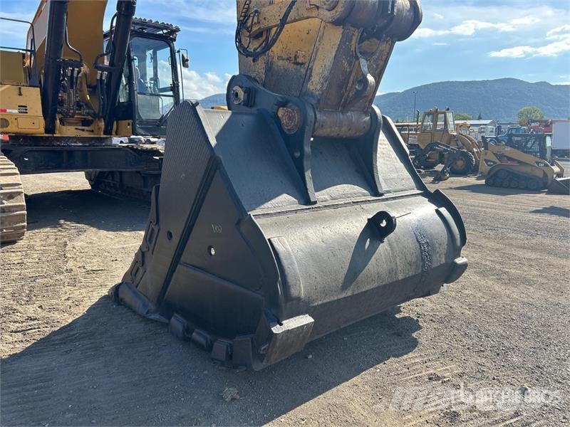 CAT 390FL Tracked Excavator Gravemaskiner på larvebånd