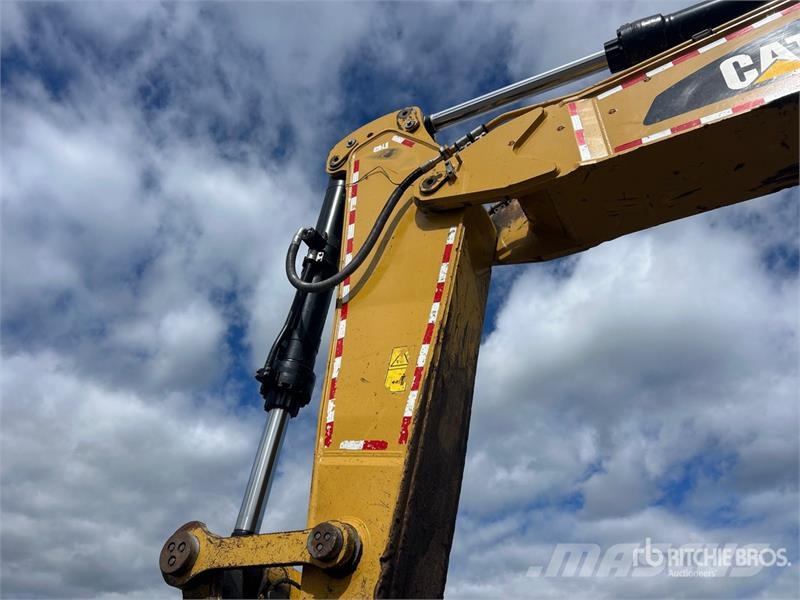 CAT 390FL Tracked Excavator Raupenbagger