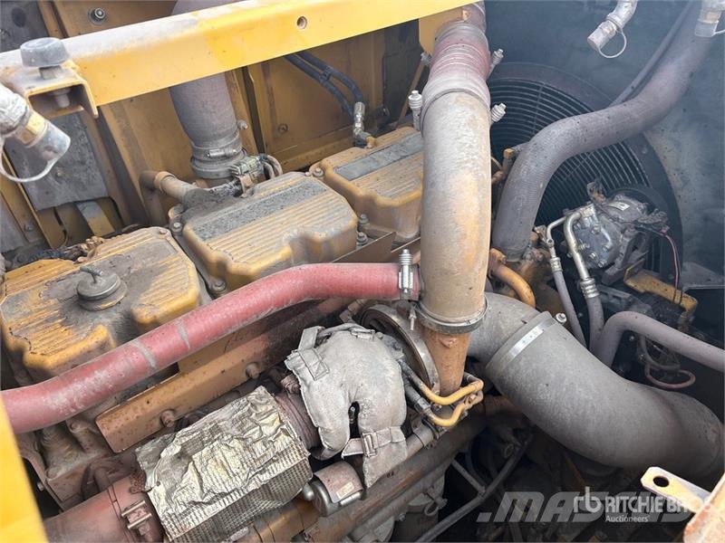CAT 390FL Tracked Excavator Raupenbagger