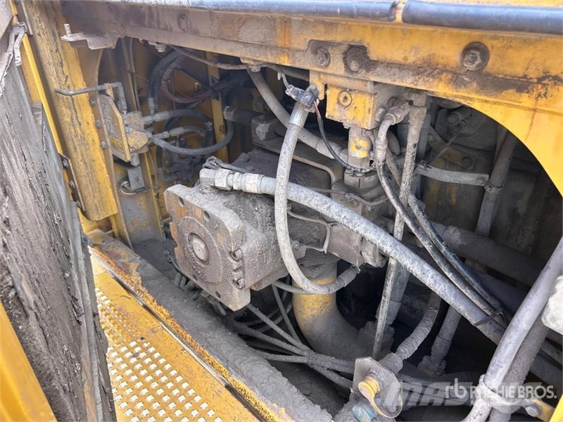 CAT 390FL Tracked Excavator Raupenbagger