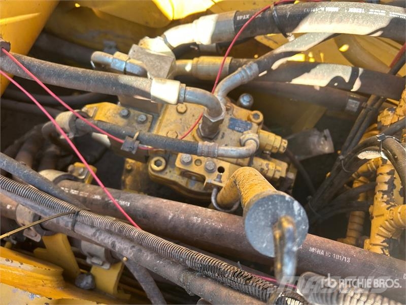 CAT 390FL Tracked Excavator Gravemaskiner på larvebånd