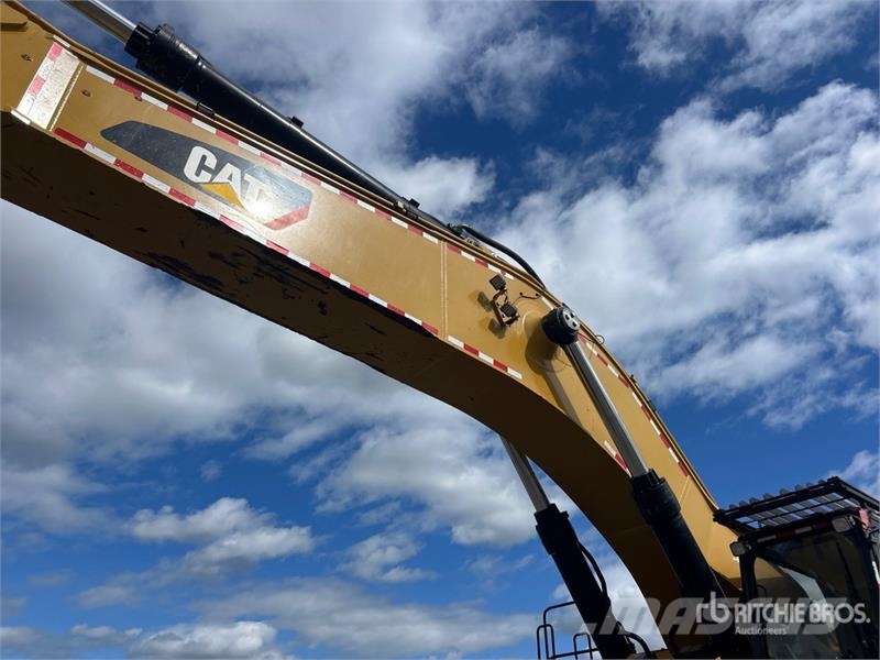 CAT 390FL Tracked Excavator Raupenbagger