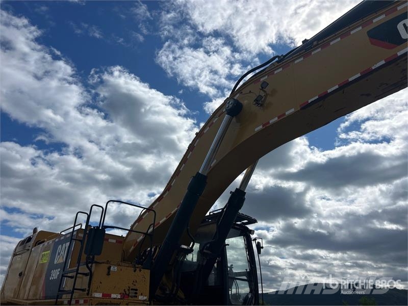 CAT 390FL Tracked Excavator Raupenbagger