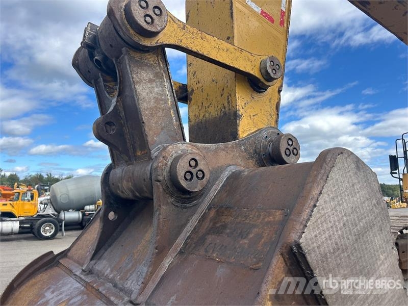 CAT 390FL Tracked Excavator Raupenbagger