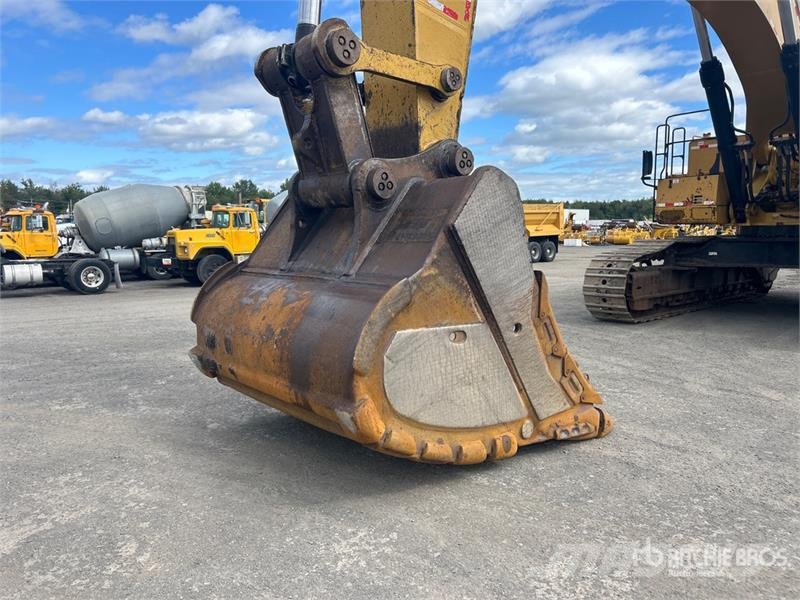CAT 390FL Tracked Excavator Raupenbagger