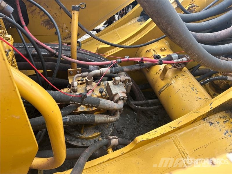 CAT 390FL Tracked Excavator Raupenbagger