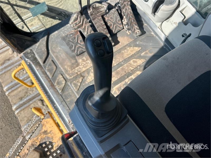 CAT 390FL Tracked Excavator Gravemaskiner på larvebånd
