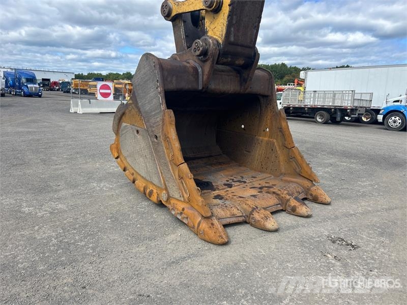CAT 390FL Tracked Excavator Raupenbagger