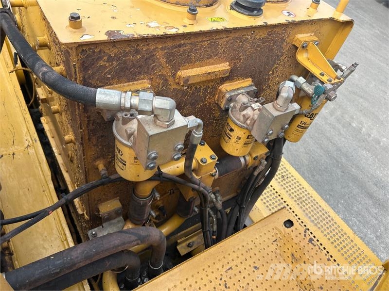 CAT 390FL Tracked Excavator Raupenbagger