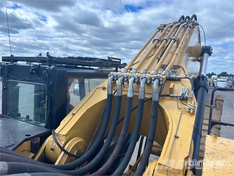 CAT 390FL Tracked Excavator Raupenbagger