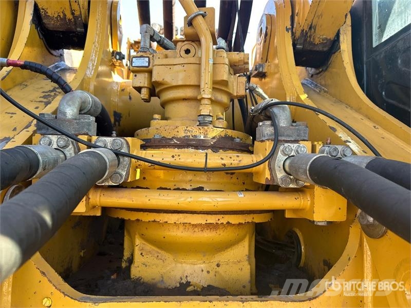 CAT 390FL Tracked Excavator Gravemaskiner på larvebånd
