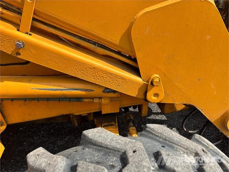 CAT 416E Екскаватори-навантажувачі