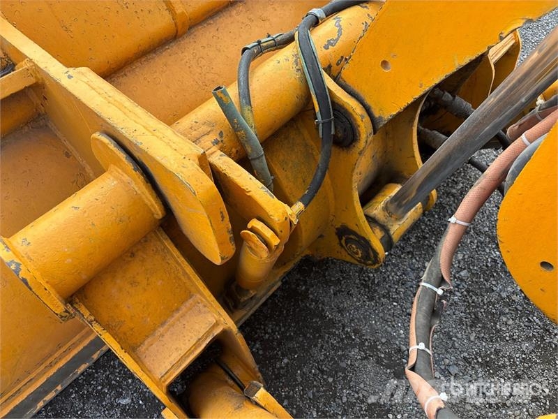 CAT 416E Екскаватори-навантажувачі