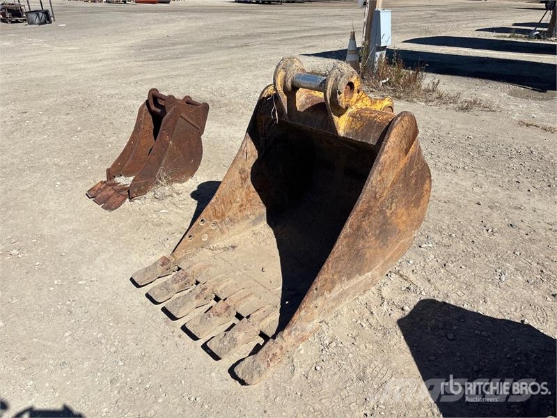 CAT 42 in Digging Excavator Bucket Schaufeln