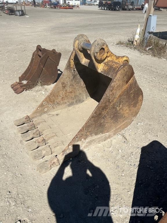 CAT 42 in Digging Excavator Bucket Kopad